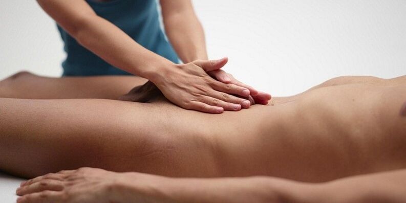 Най-добре е опитен специалист да направи масаж за уголемяване на пениса. 